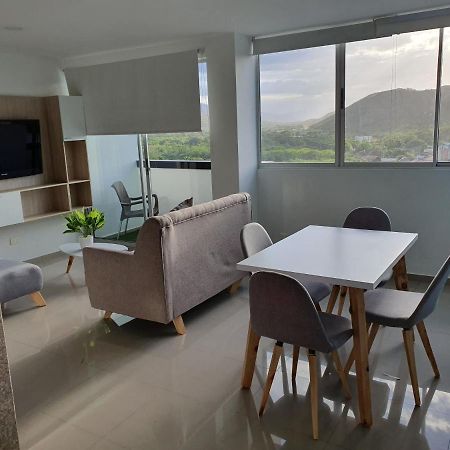 Excelente Apartamento Completo, En La Mejor Zona Apartment กูกูตา ภายนอก รูปภาพ